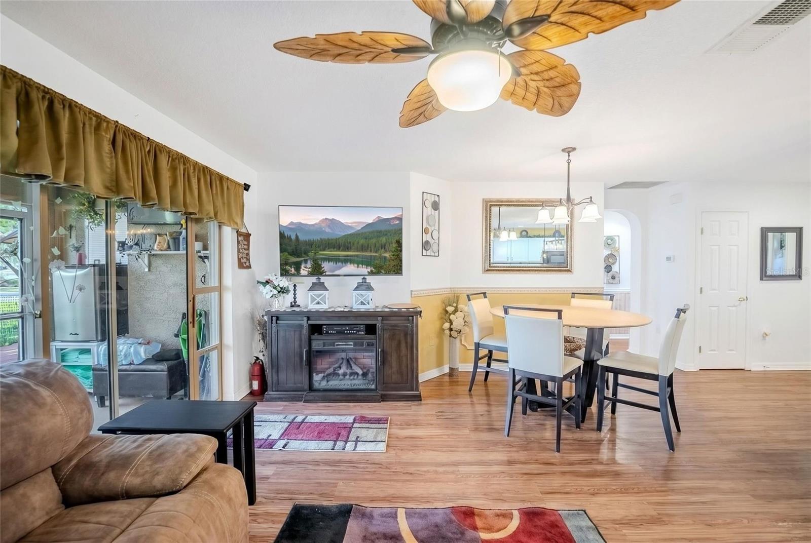 Image 4 of 21 For 8327 79th Circle