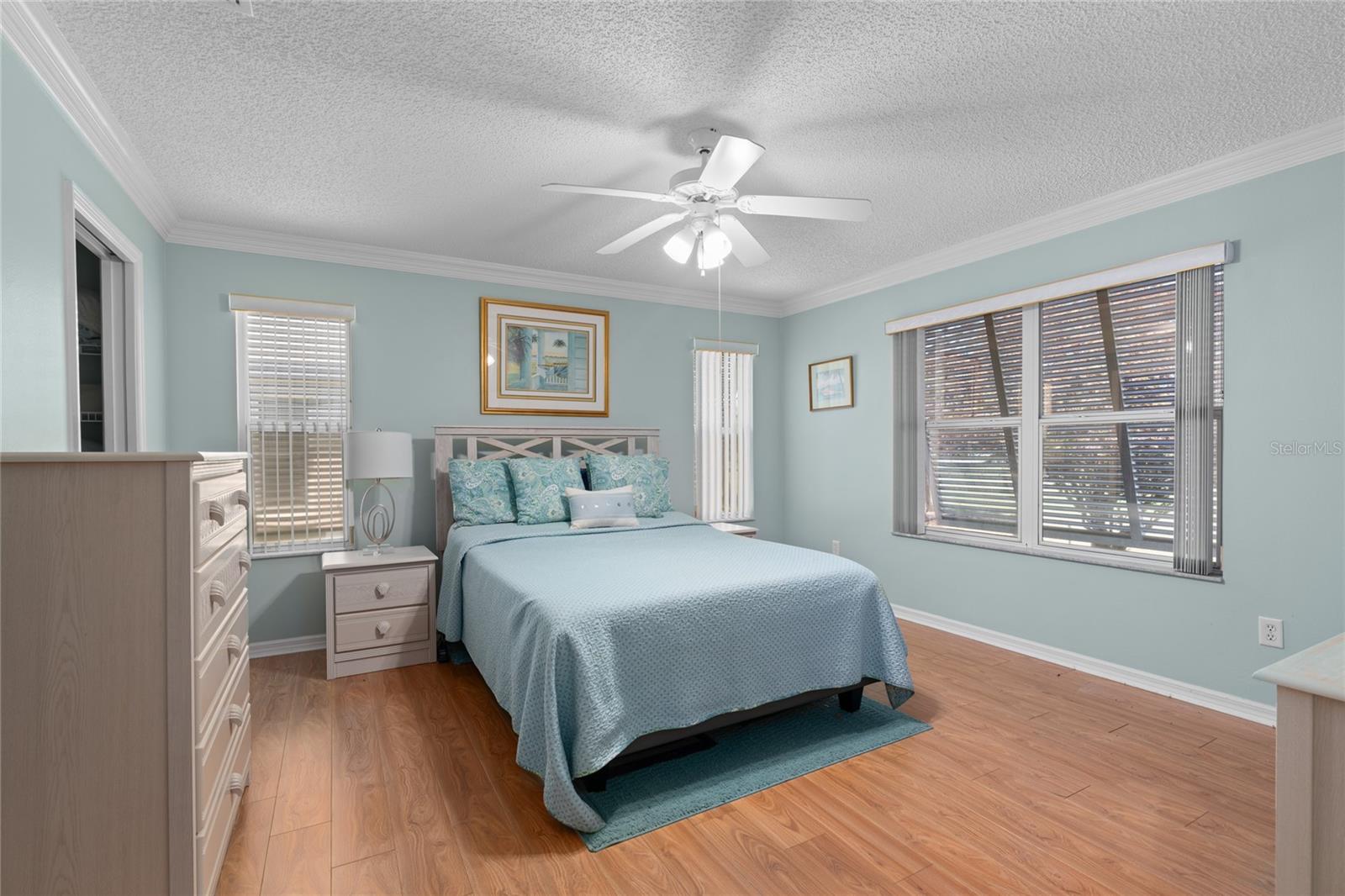 Image 19 of 40 For 1936 Palo Alto Avenue