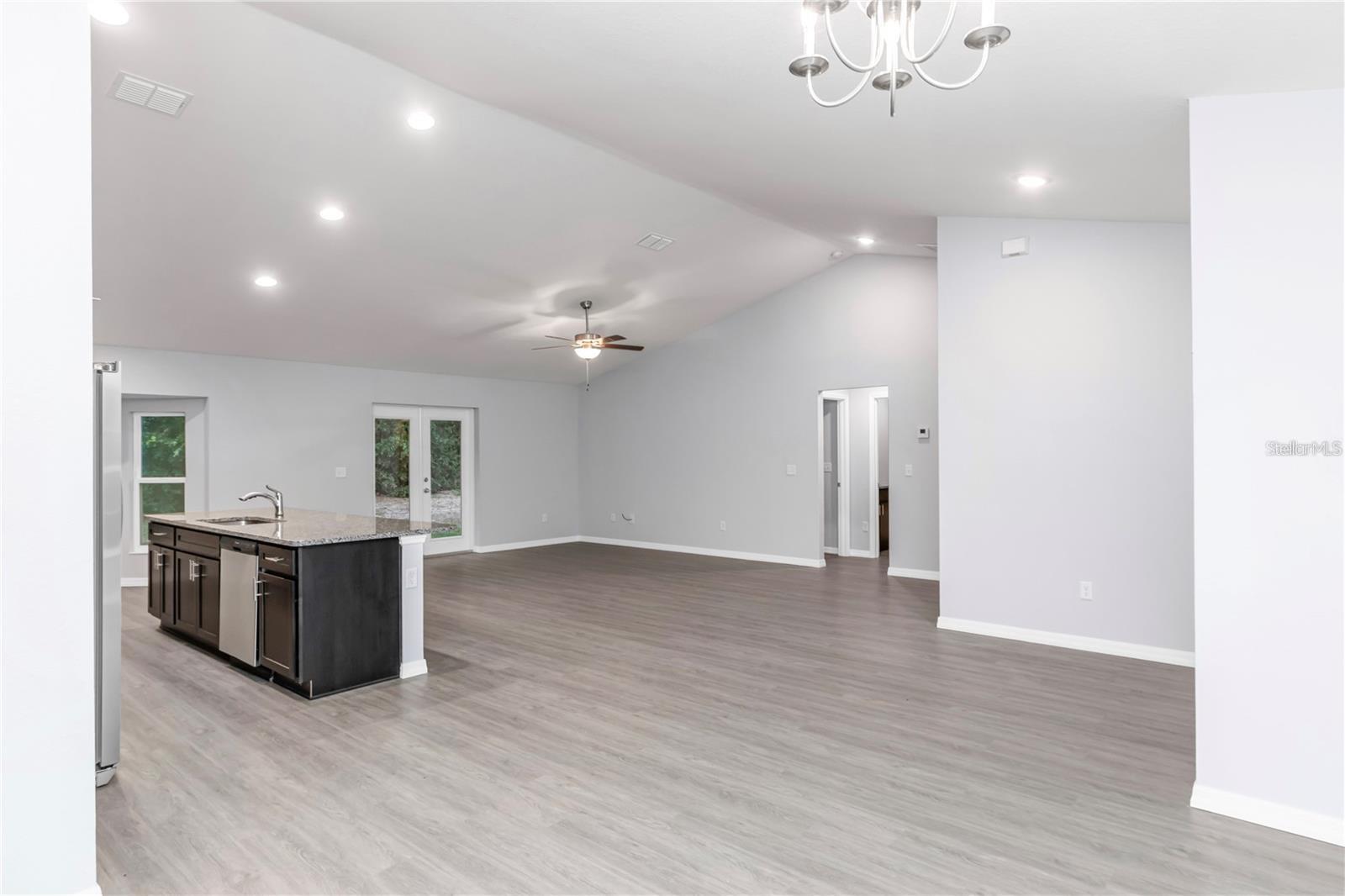 Image 7 of 31 For 7051 64th Terrace