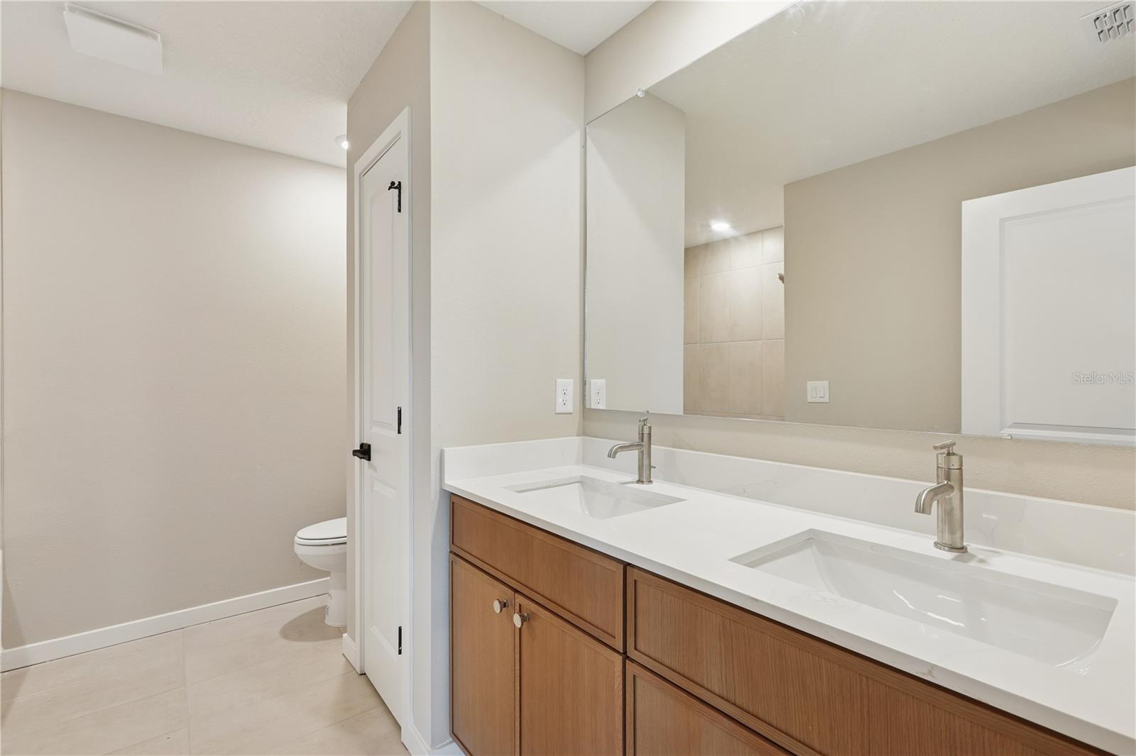 Image 16 of 19 For 4465 37th Street Road