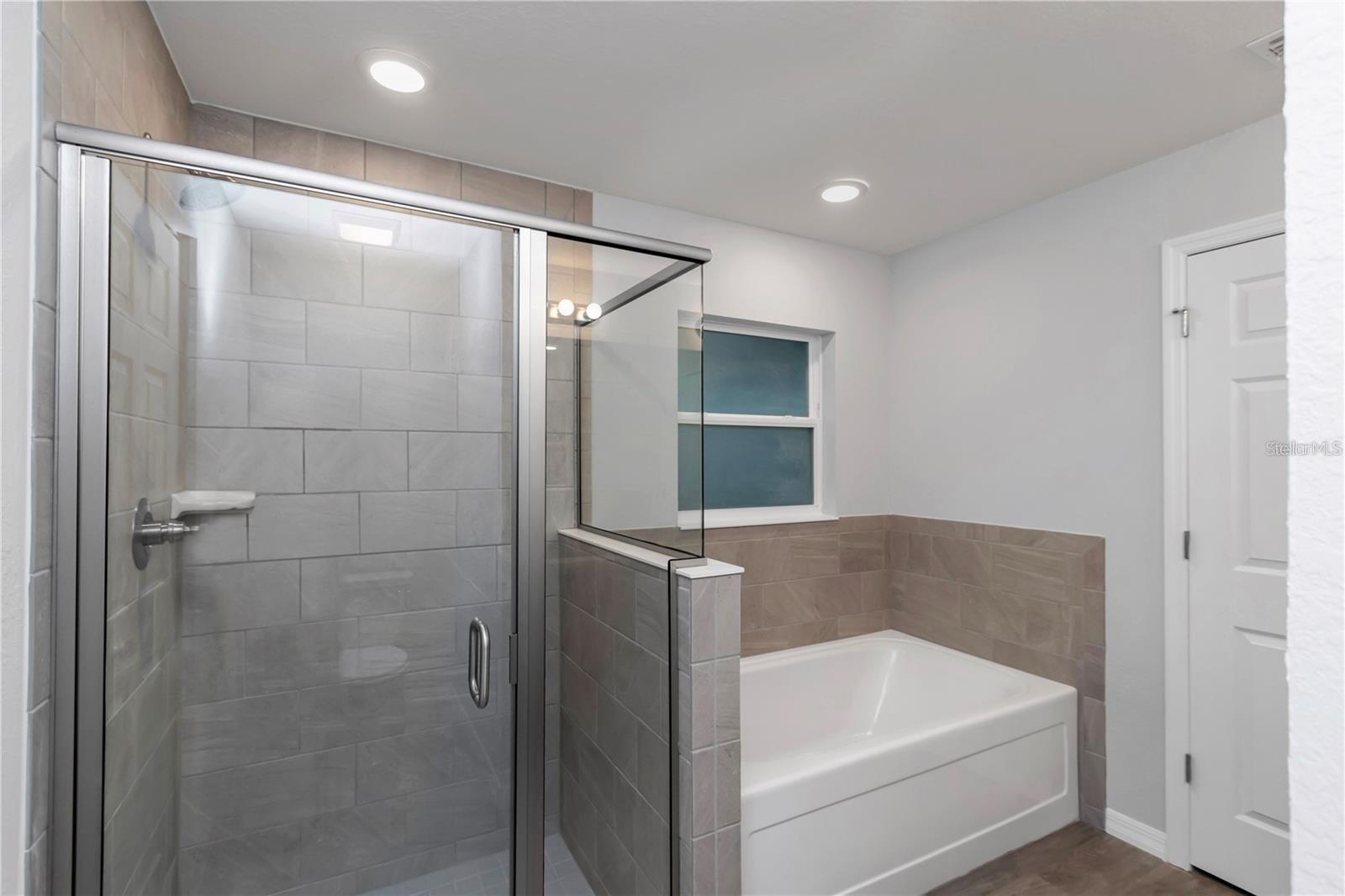 Image 22 of 31 For 6711 64th Avenue