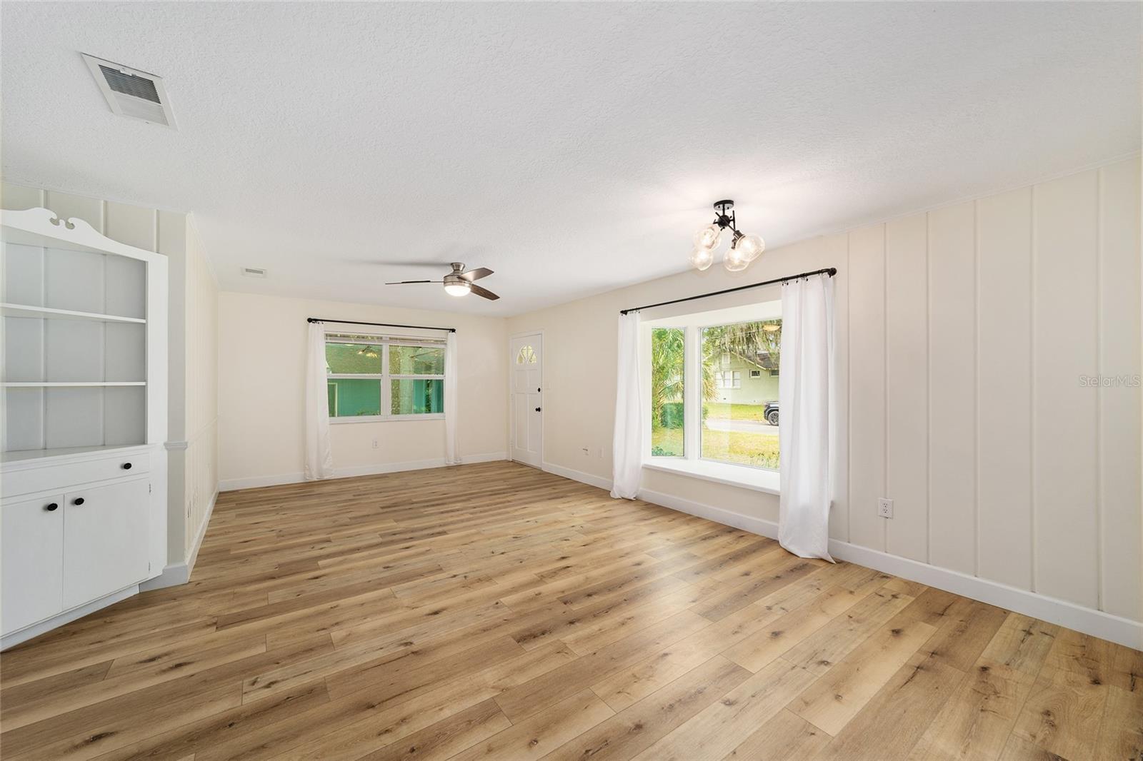 Image 12 of 36 For 825 13th Street