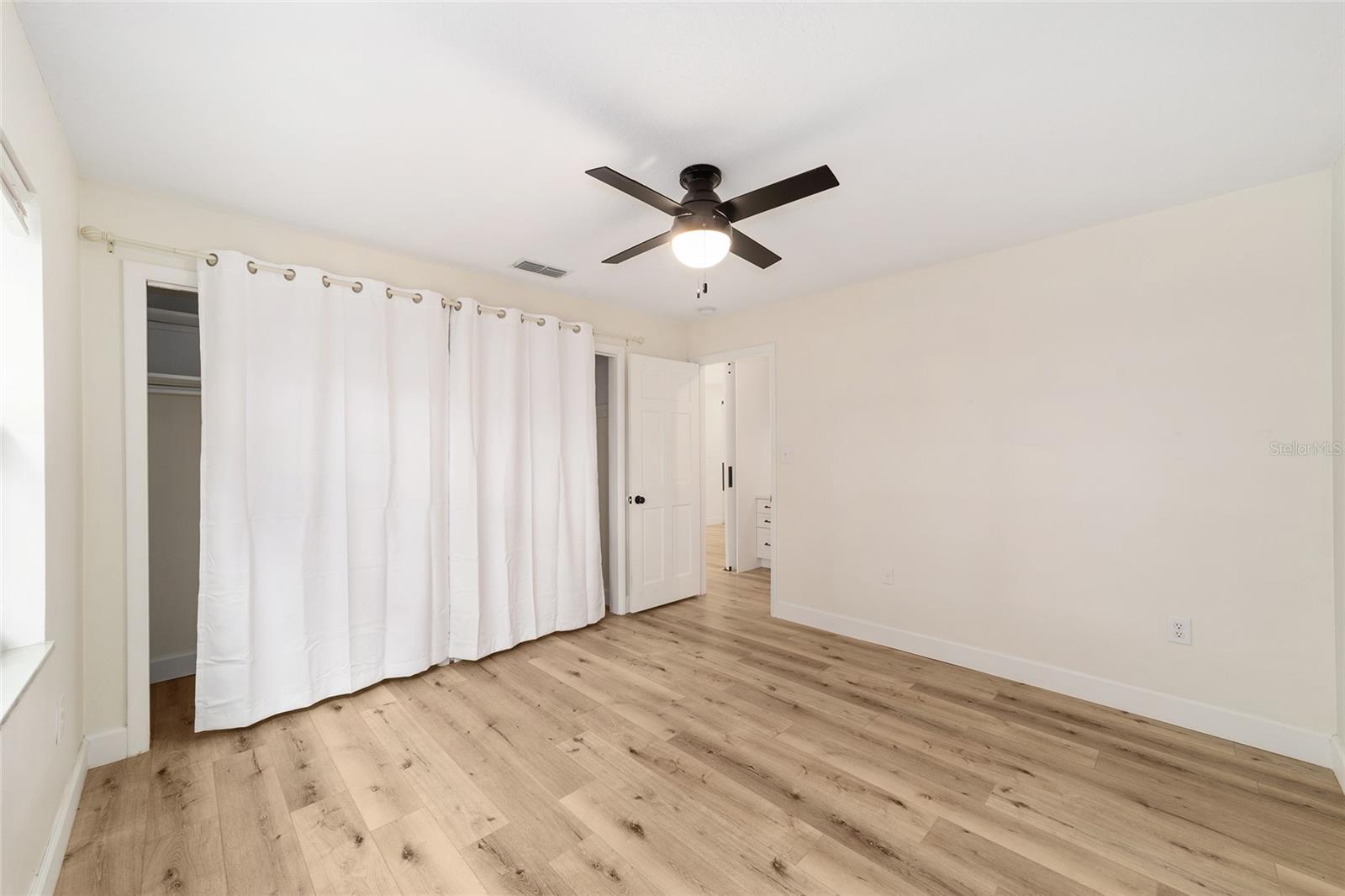 Image 17 of 36 For 825 13th Street