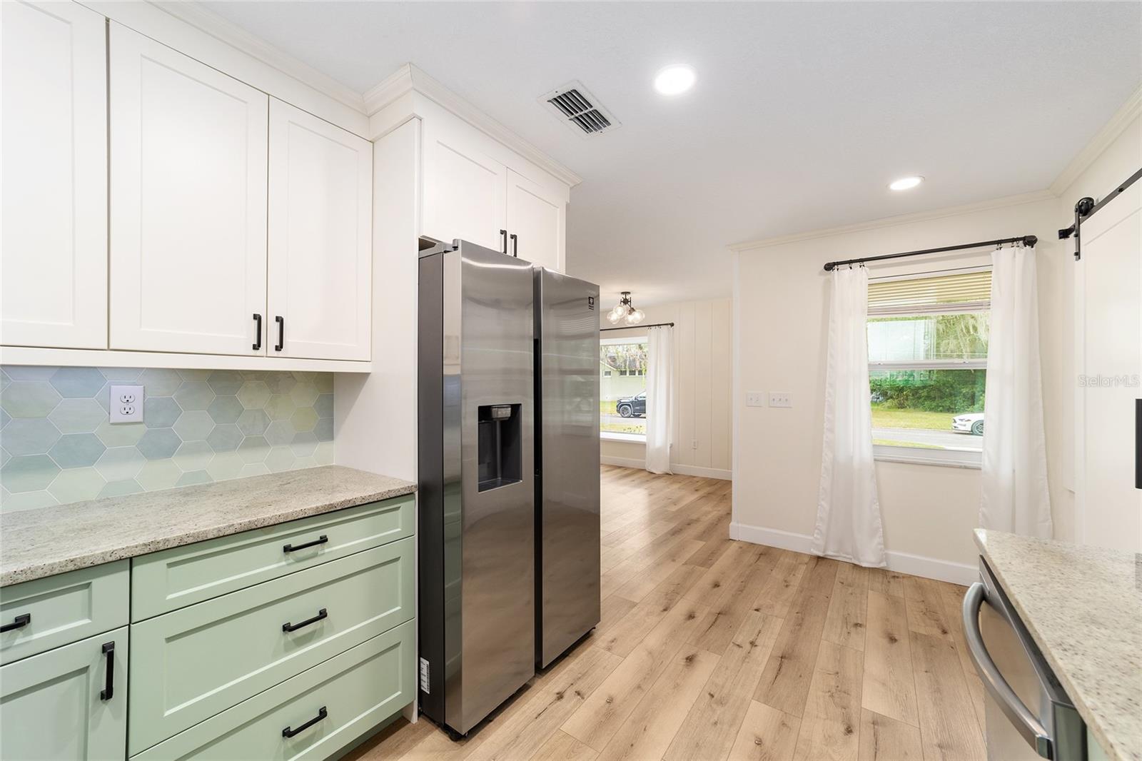 Image 23 of 36 For 825 13th Street