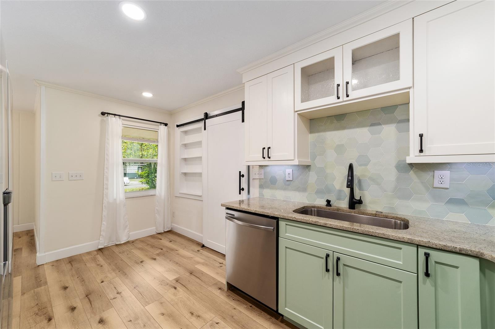 Image 24 of 36 For 825 13th Street