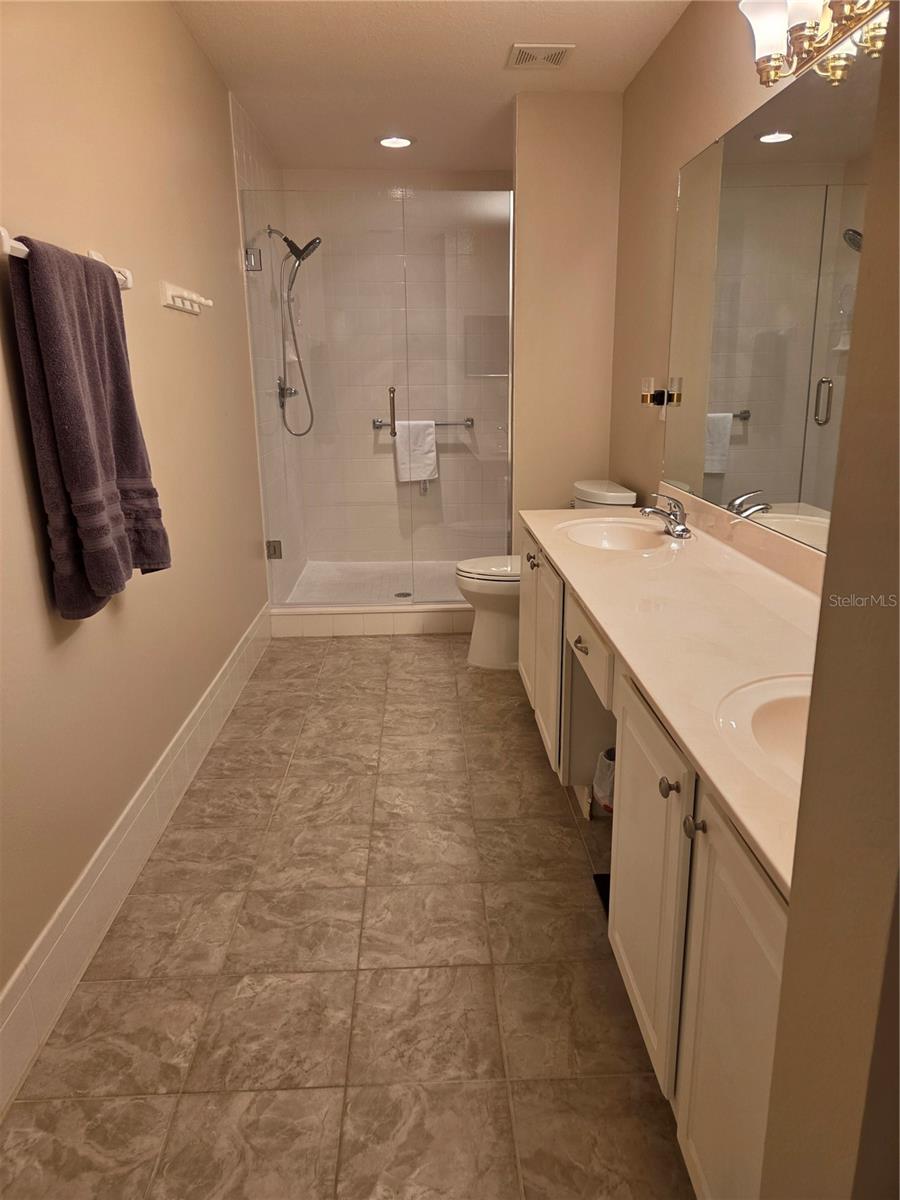 Image 12 of 24 For 9827 96th Street