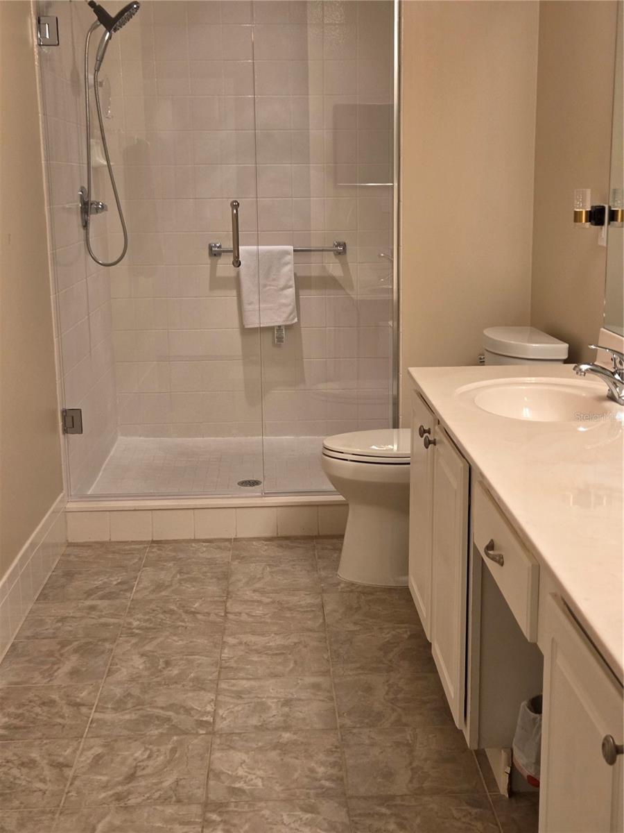 Image 13 of 24 For 9827 96th Street