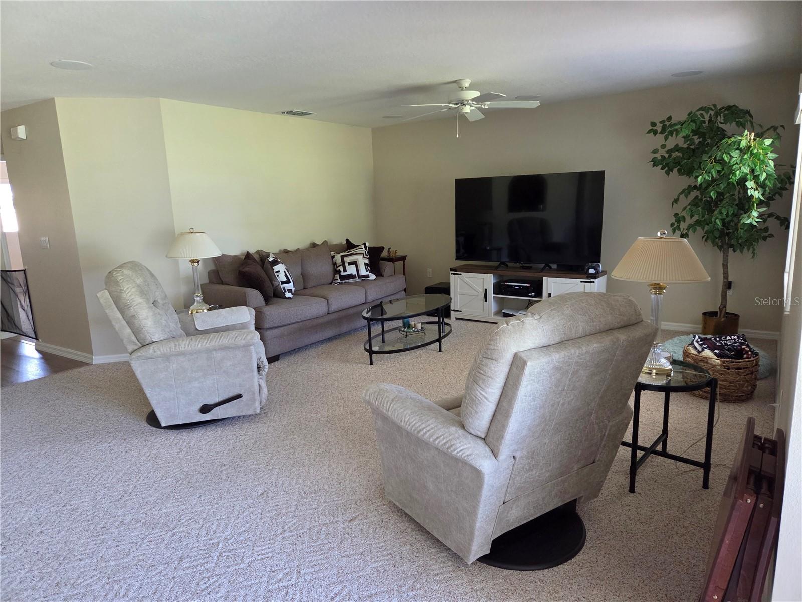 Image 3 of 24 For 9827 96th Street