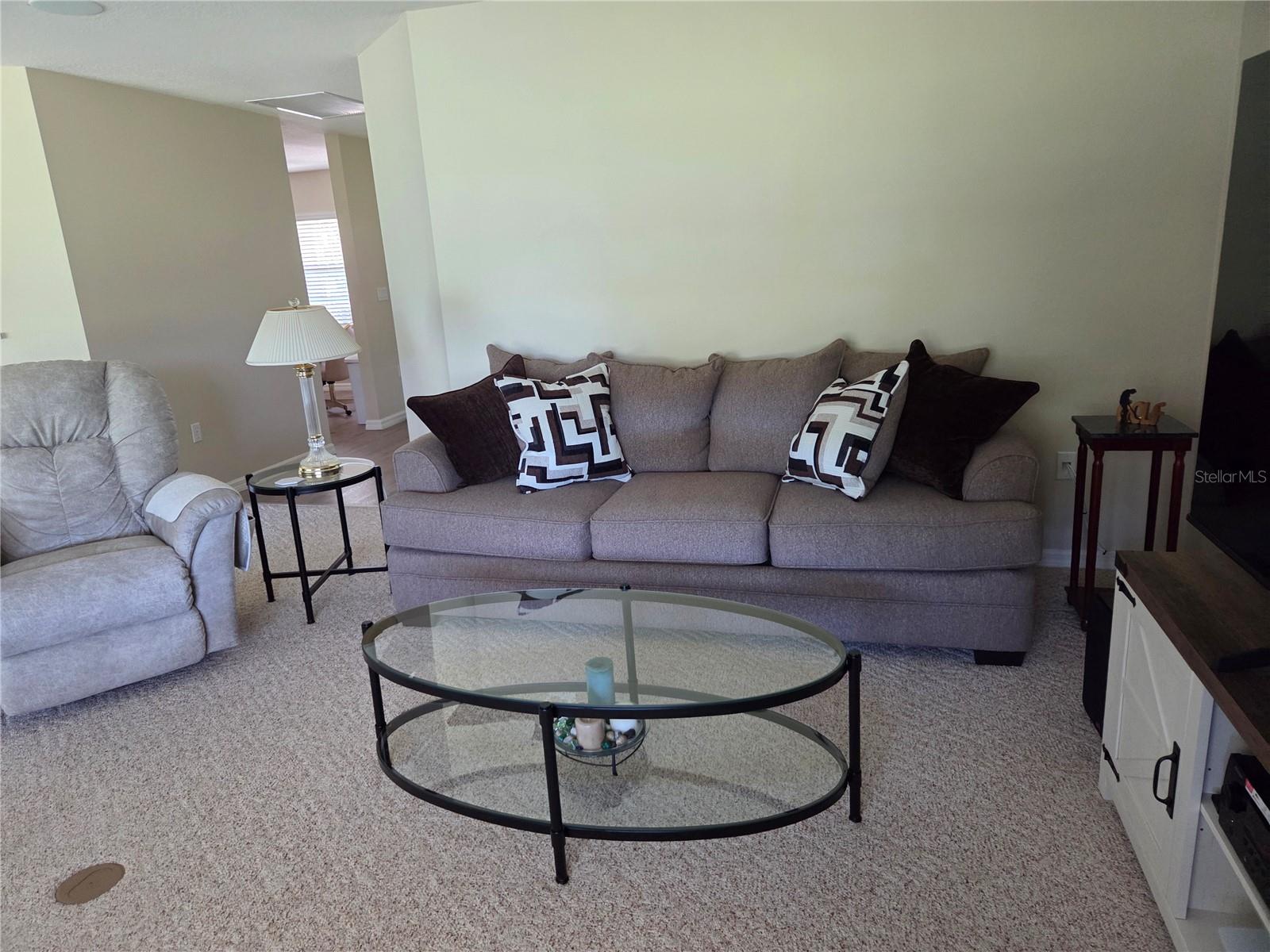 Image 4 of 24 For 9827 96th Street