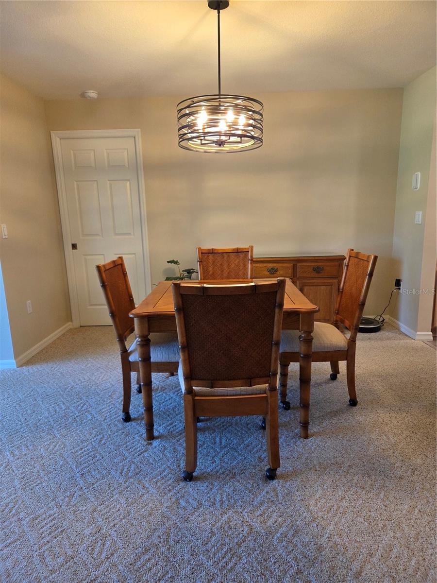 Image 6 of 24 For 9827 96th Street