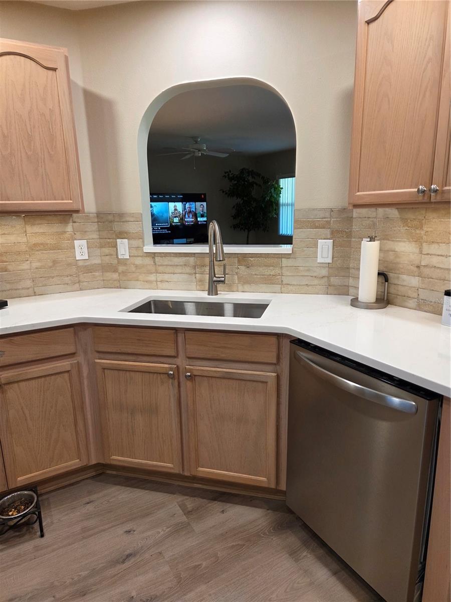 Image 8 of 24 For 9827 96th Street