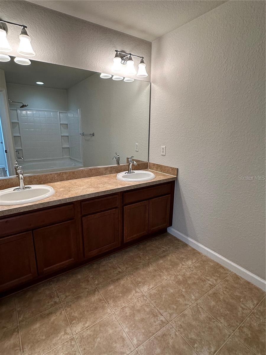 Image 14 of 30 For 4500 52nd Circle 106