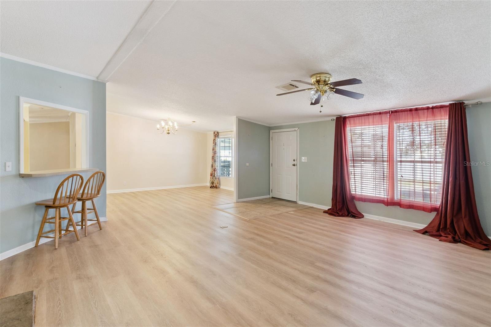 Image 15 of 67 For 575 Lindsey Drive