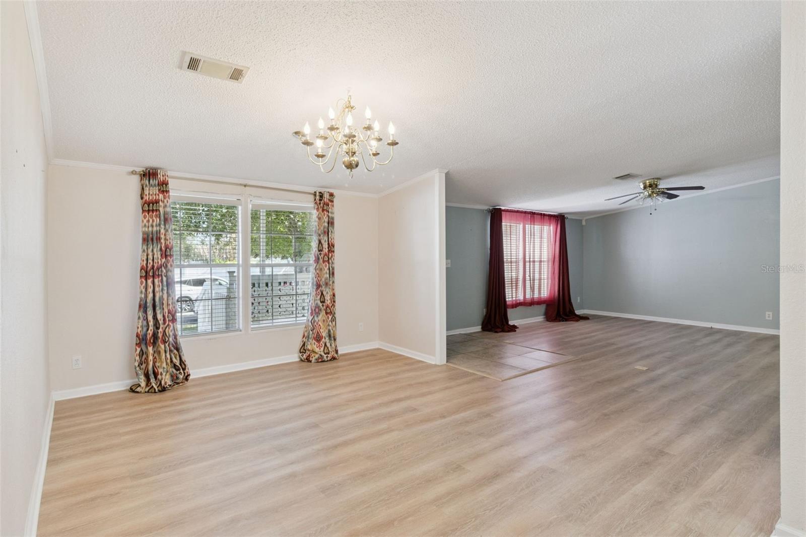 Image 21 of 67 For 575 Lindsey Drive