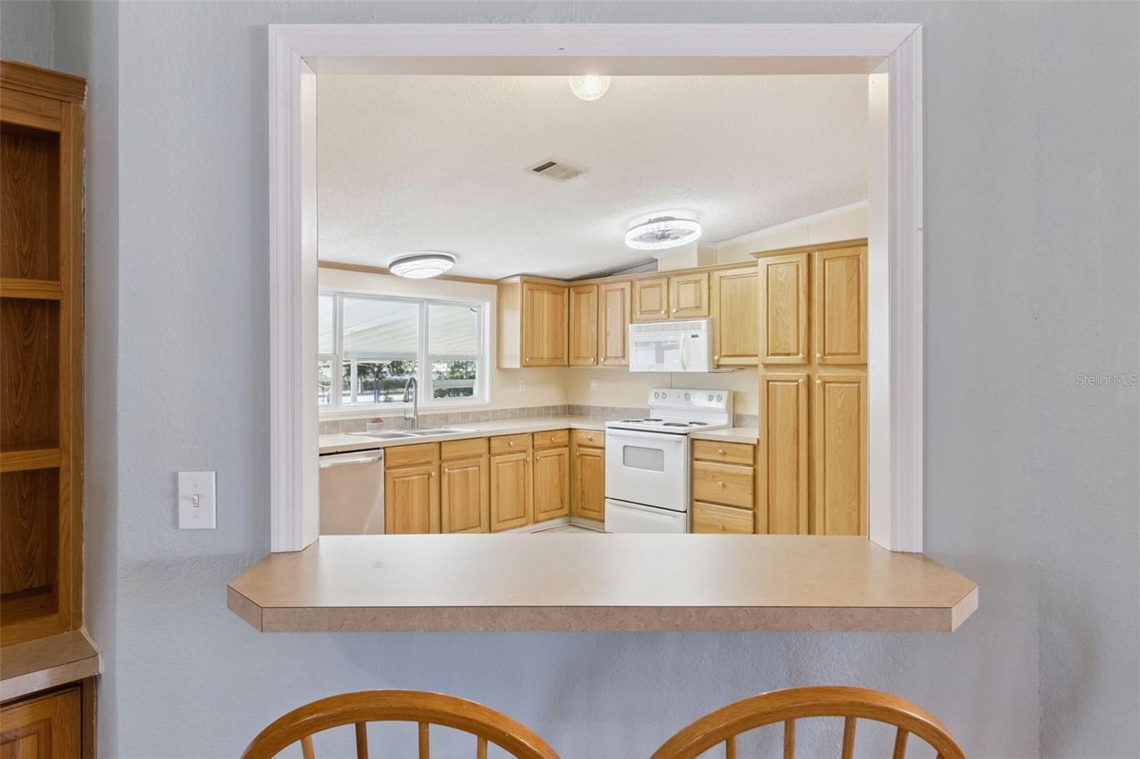 Image 23 of 67 For 575 Lindsey Drive