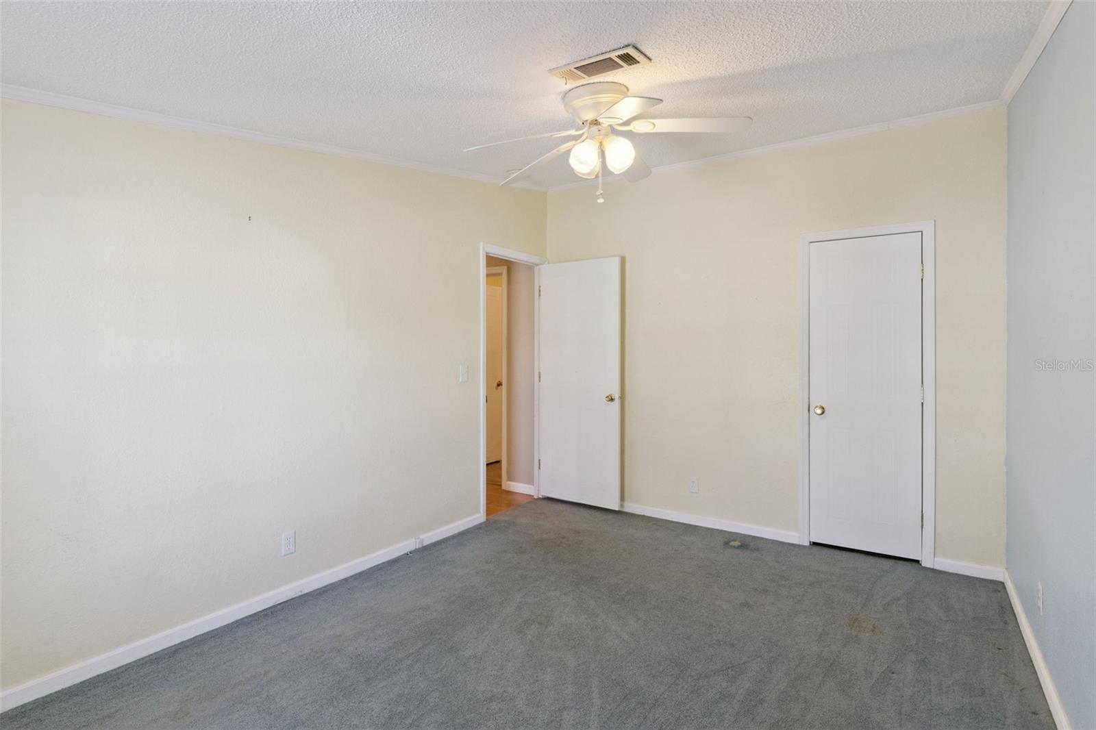 Image 36 of 67 For 575 Lindsey Drive