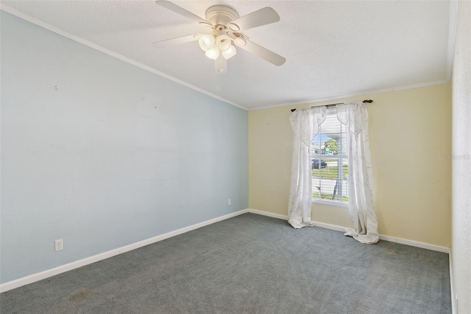 Image 37 of 67 For 575 Lindsey Drive