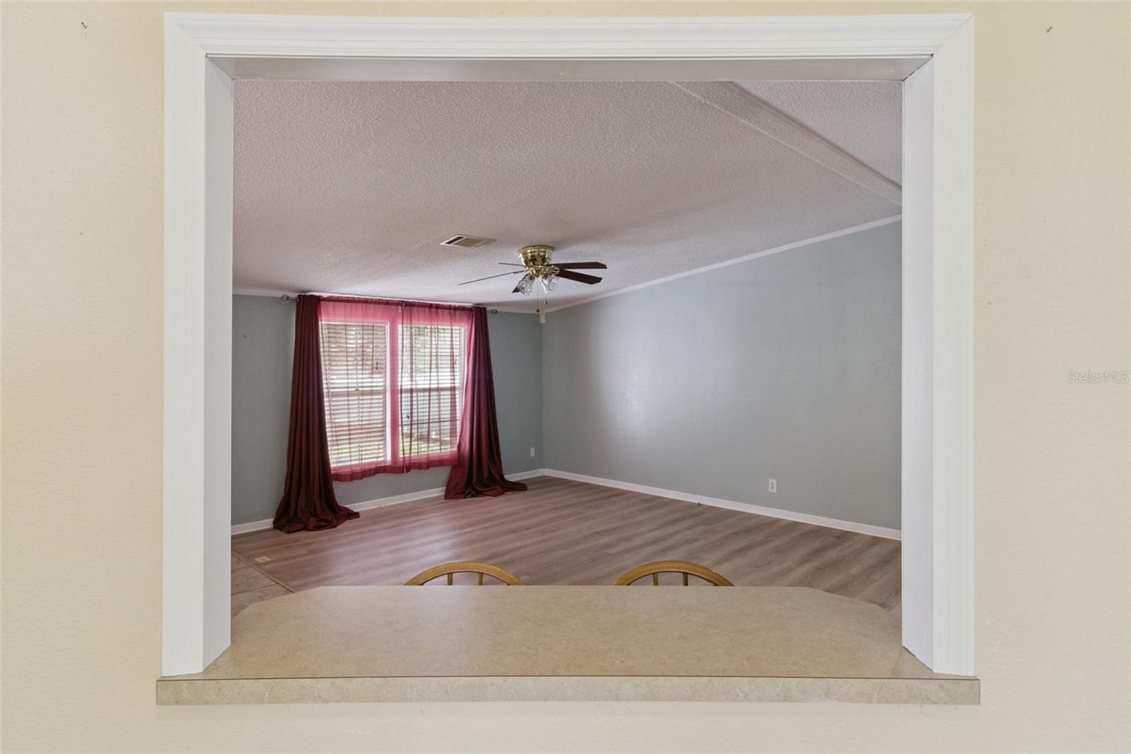 Image 38 of 67 For 575 Lindsey Drive