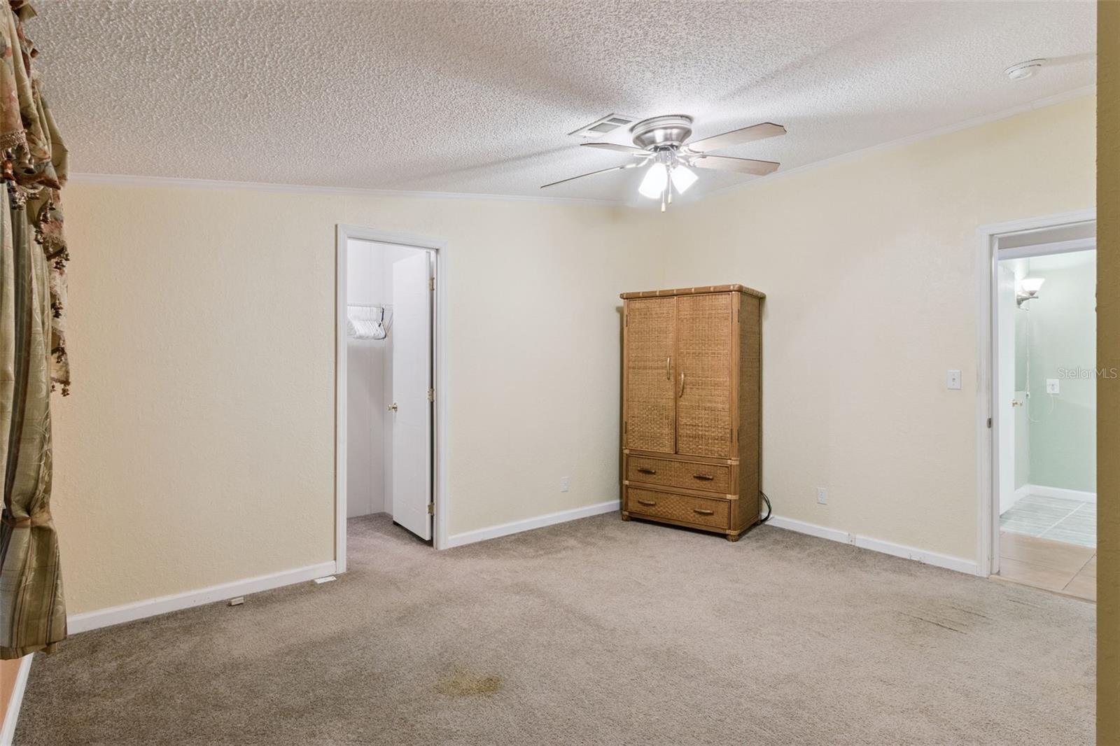 Image 39 of 67 For 575 Lindsey Drive