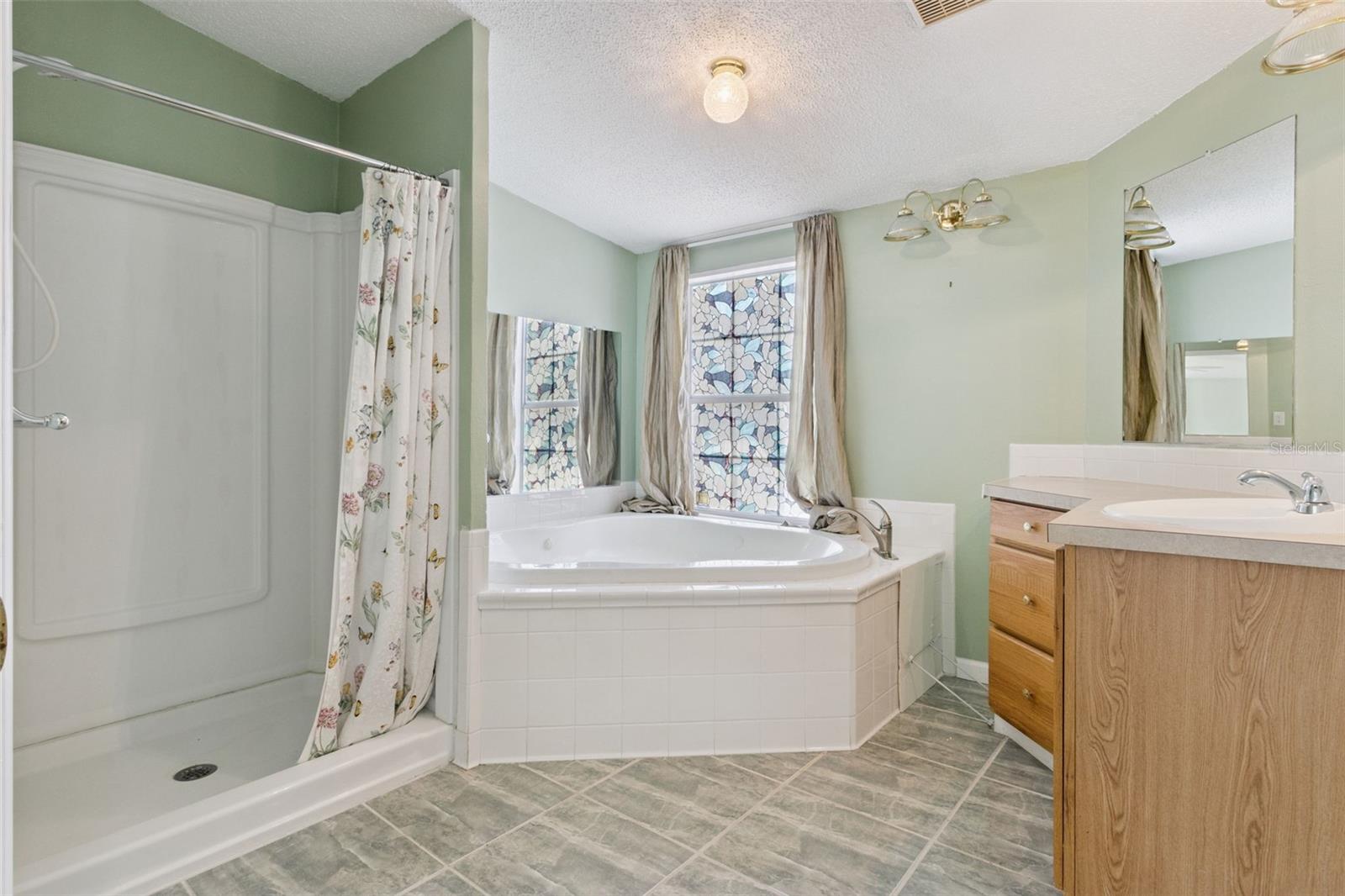 Image 44 of 67 For 575 Lindsey Drive