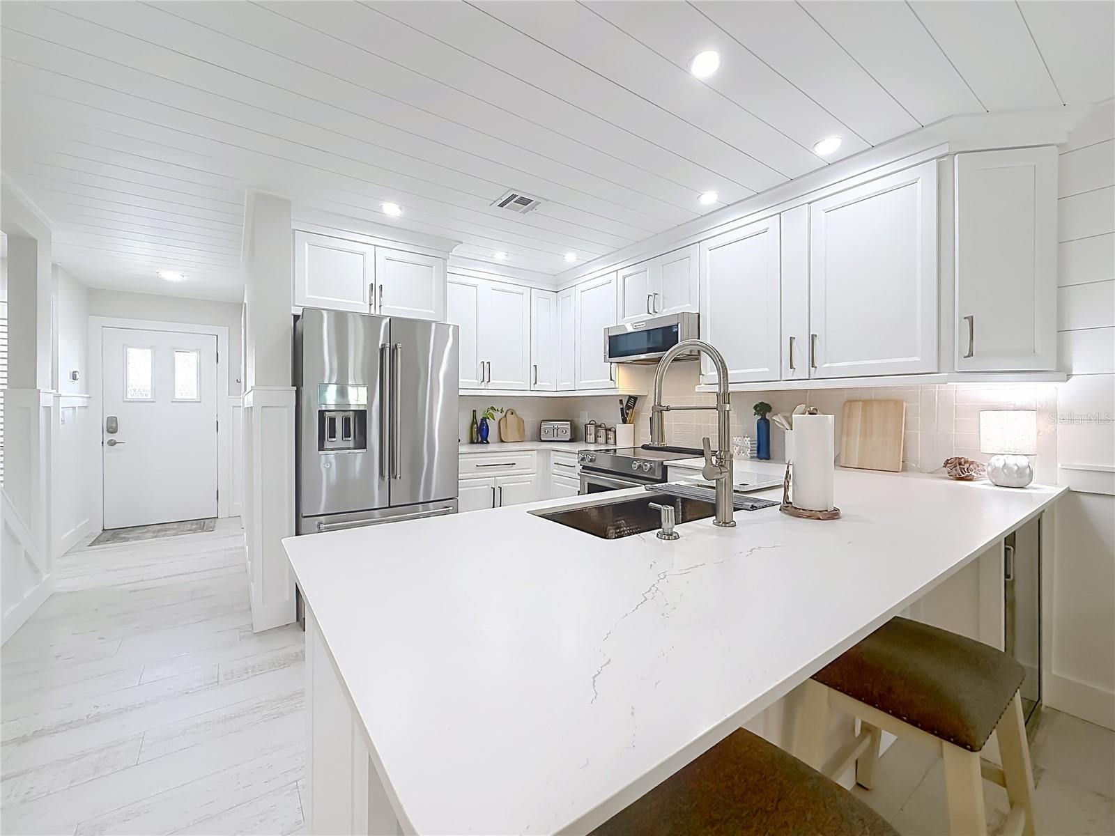 Image 2 of 64 For 1637 Paradise Circle 602