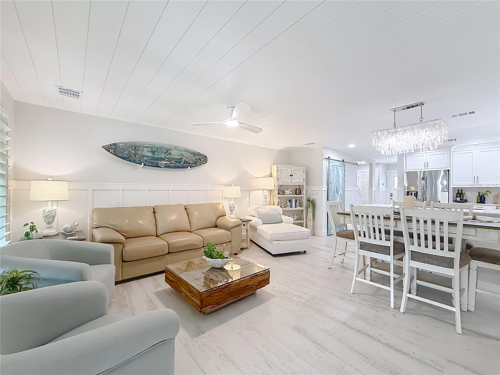 Image 3 of 64 For 1637 Paradise Circle 602