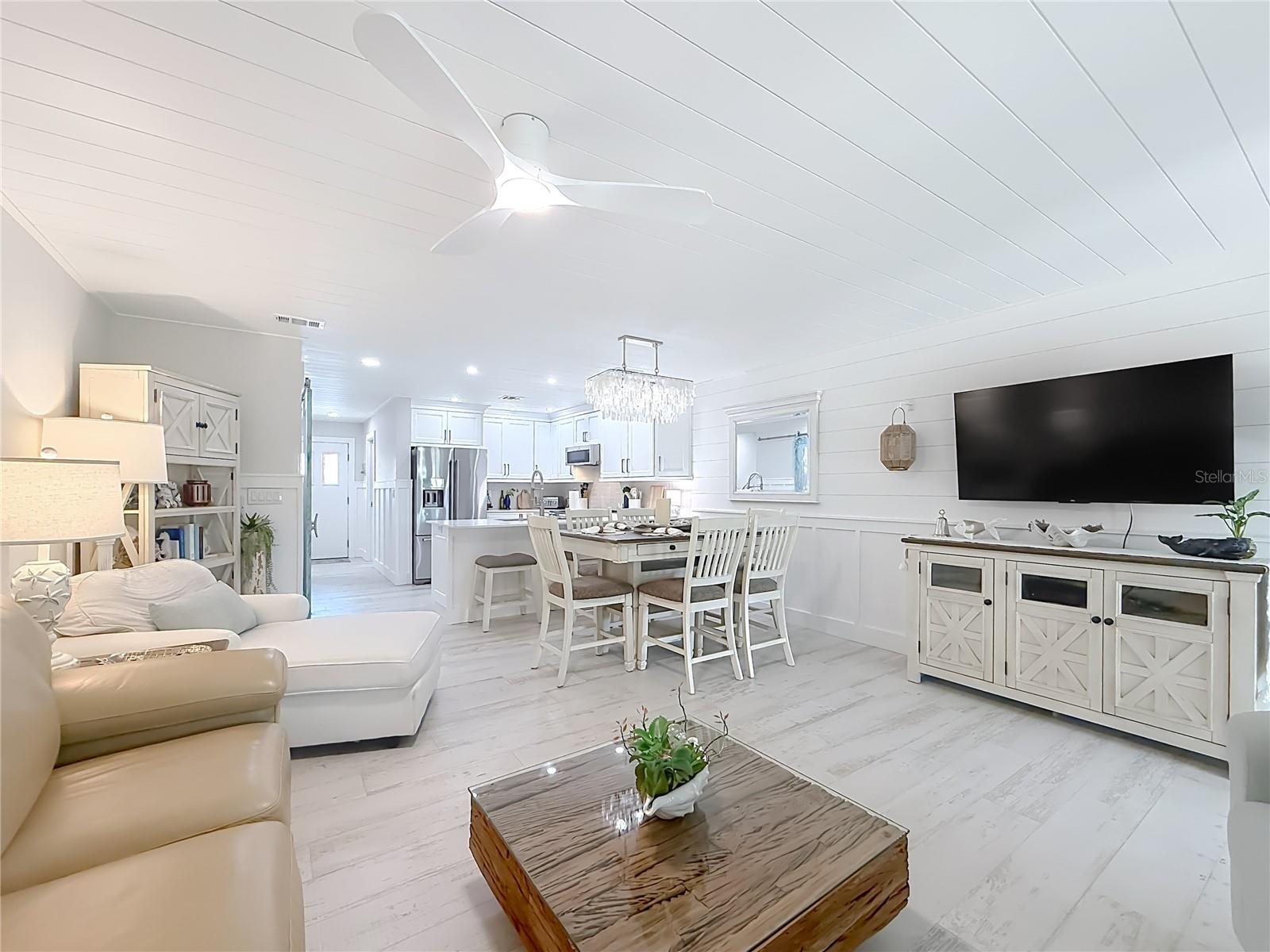 Image 4 of 64 For 1637 Paradise Circle 602