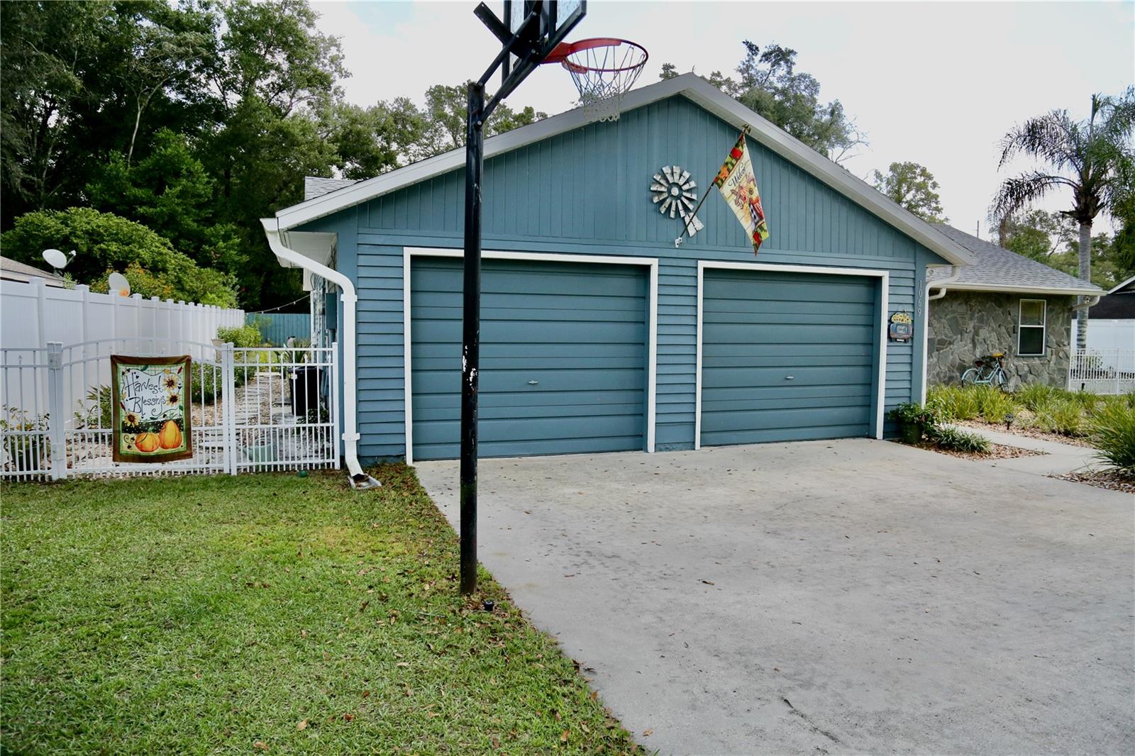 Image 3 of 61 For 1069 57th Avenue