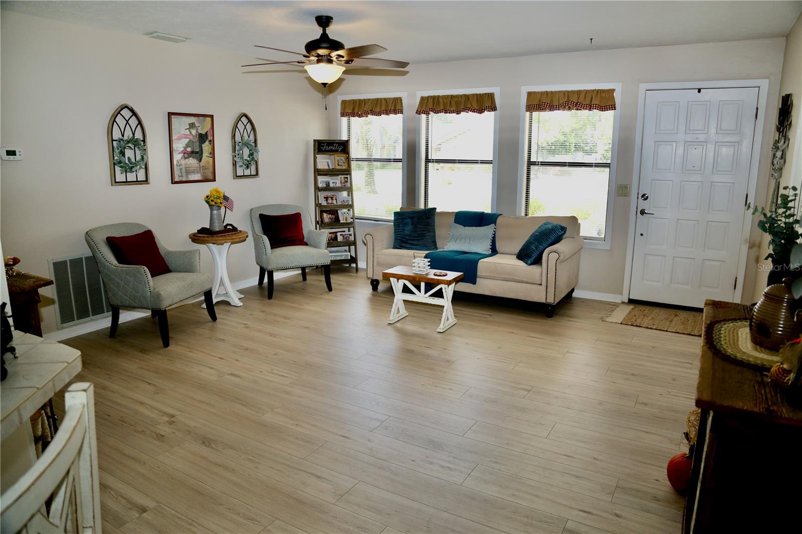 Image 7 of 61 For 1069 57th Avenue