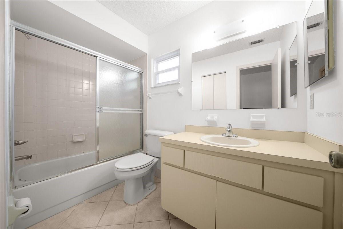 Image 18 of 51 For 11270 62nd Avenue Road