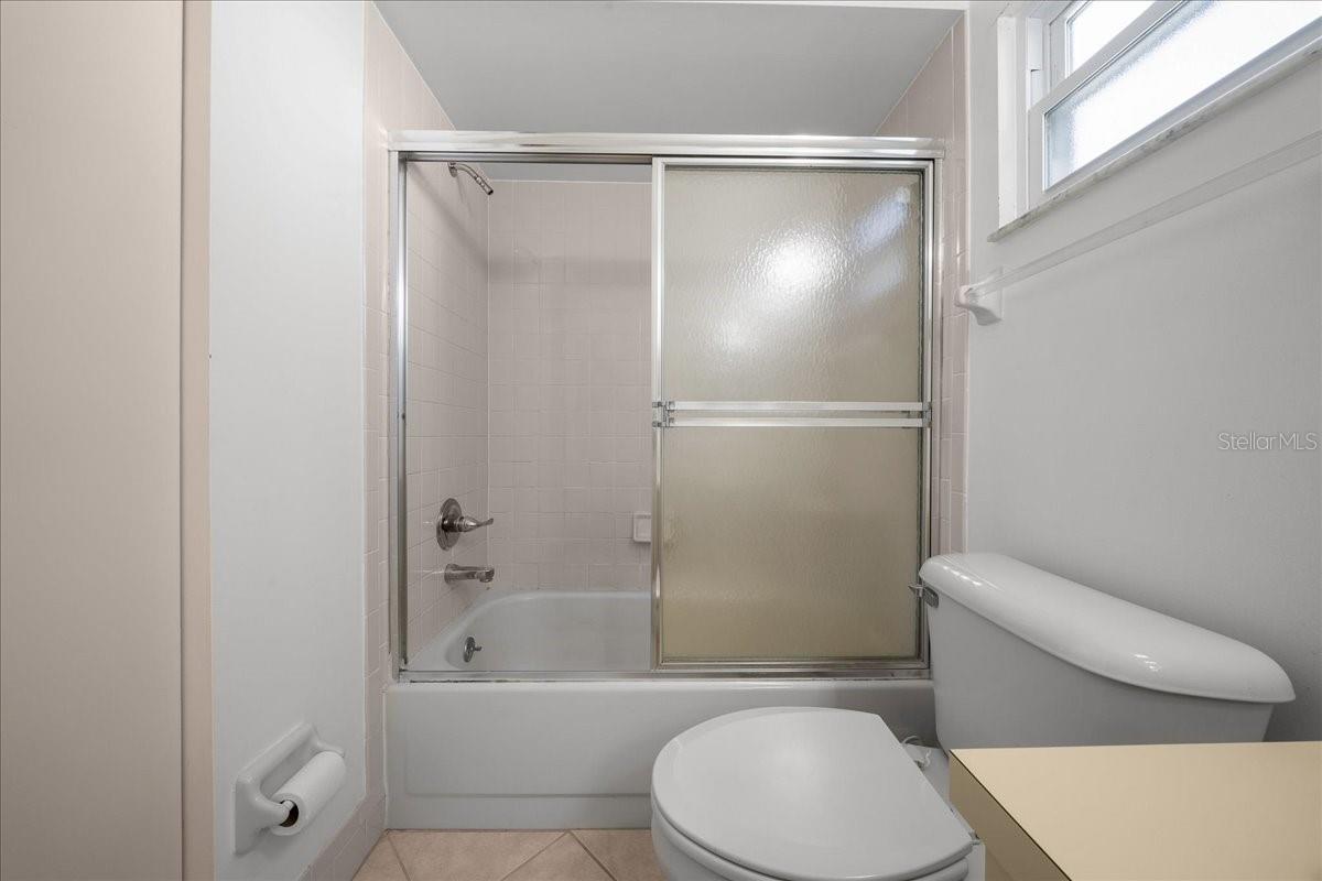 Image 19 of 51 For 11270 62nd Avenue Road