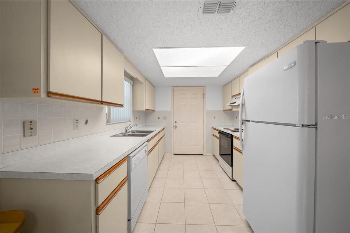 Image 5 of 51 For 11270 62nd Avenue Road