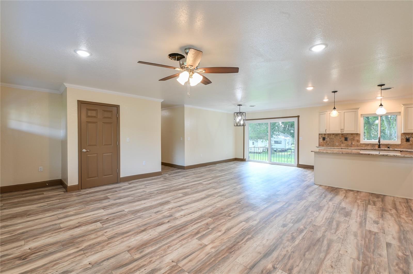 Image 20 of 58 For 1846 Lake Weir Avenue