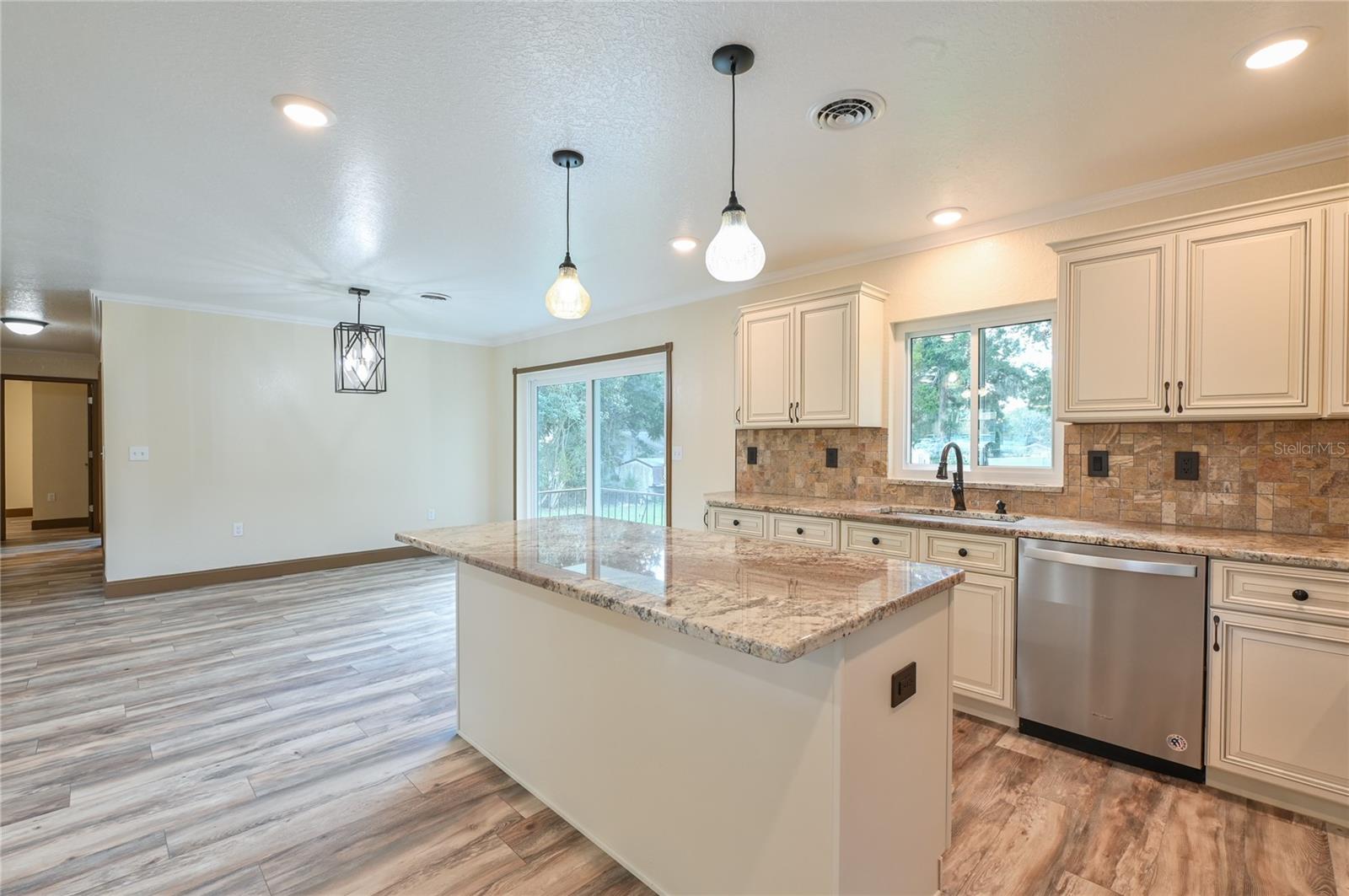 Image 26 of 58 For 1846 Lake Weir Avenue