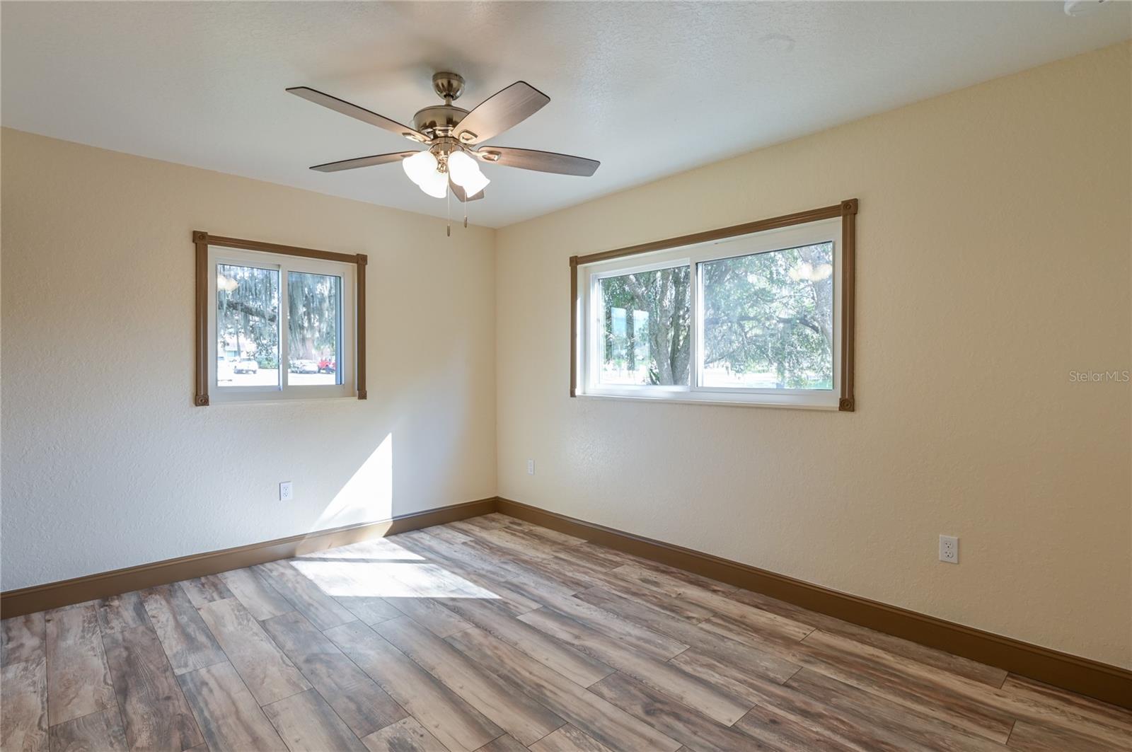 Image 37 of 58 For 1846 Lake Weir Avenue