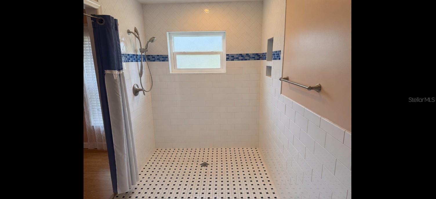 Image 10 of 13 For 1648 Summerdale Drive S