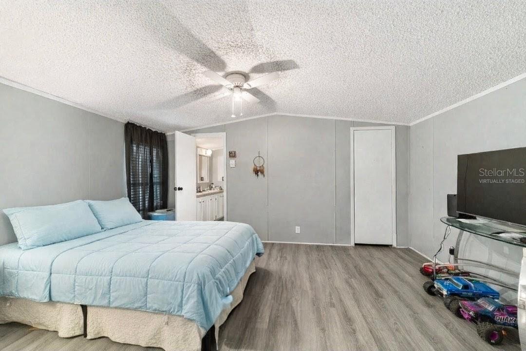 Image 17 of 73 For 13261 155th Lane