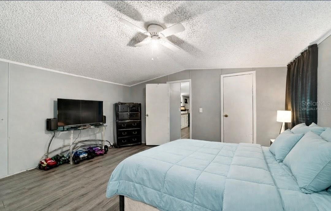 Image 18 of 73 For 13261 155th Lane