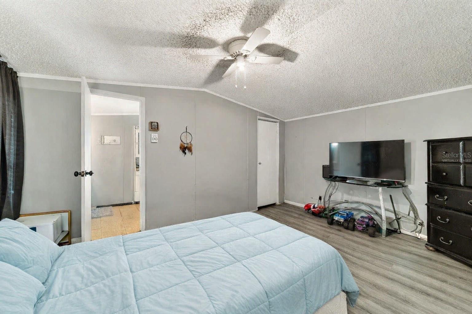 Image 19 of 73 For 13261 155th Lane