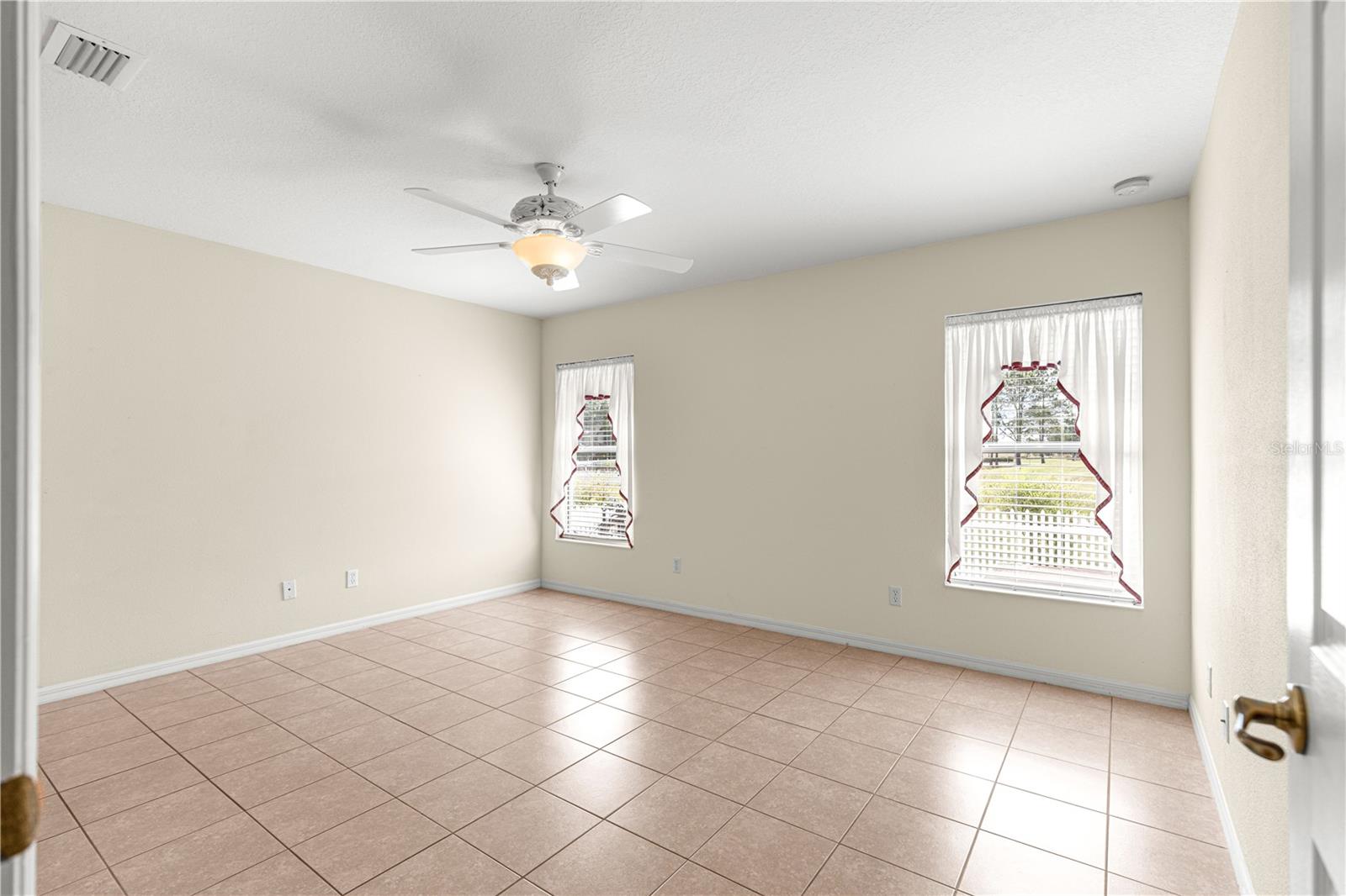 Image 24 of 51 For 9162 102nd Circle