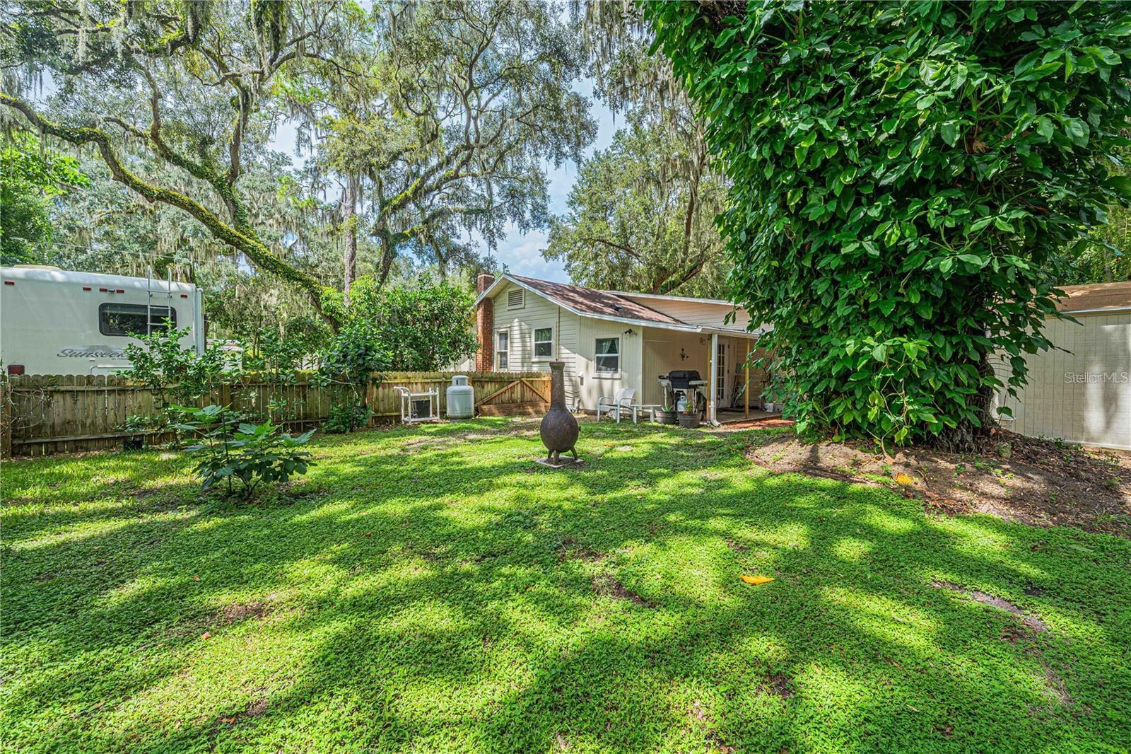 Image 18 of 25 For 12369 130th Court