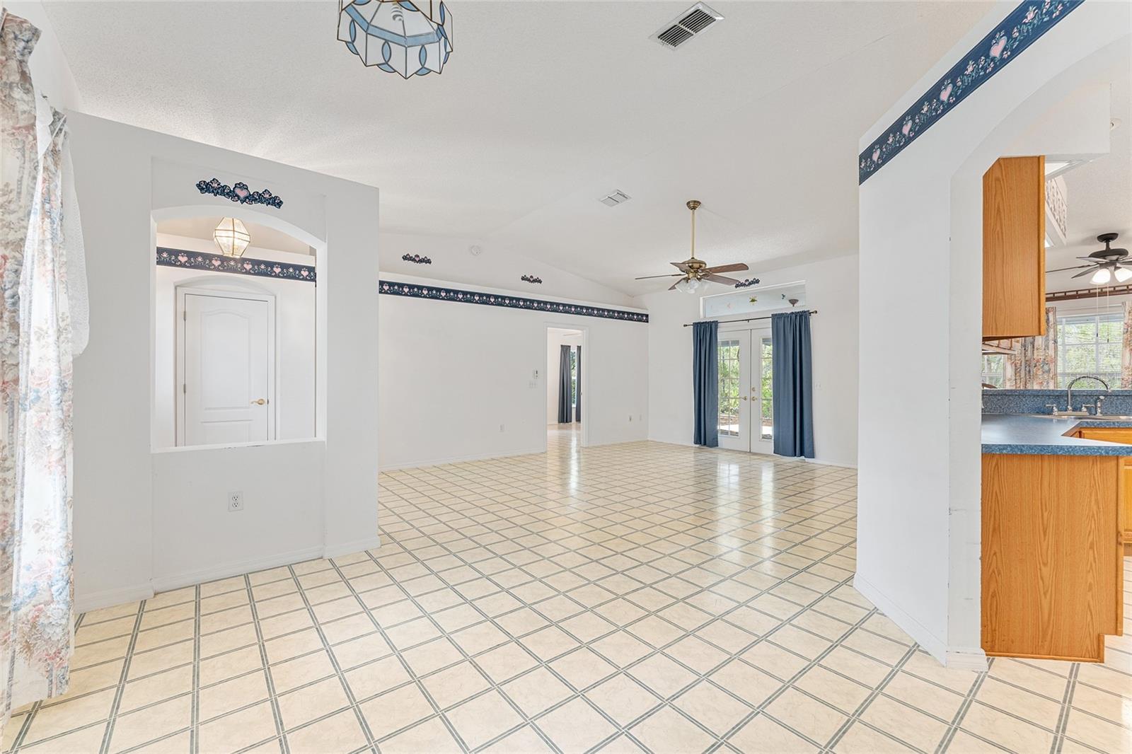 Image 18 of 74 For 8212 Zaval Avenue