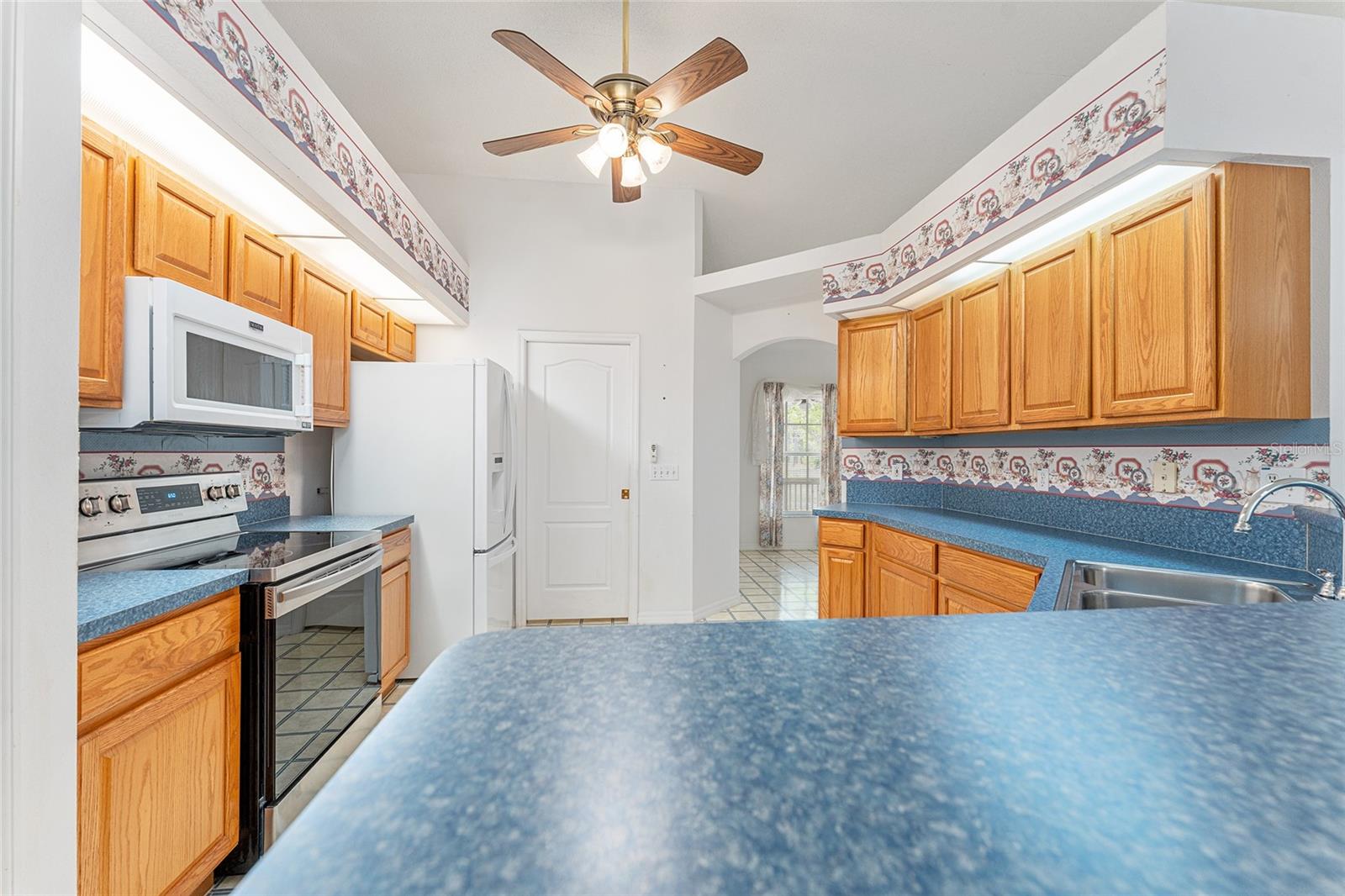 Image 21 of 74 For 8212 Zaval Avenue