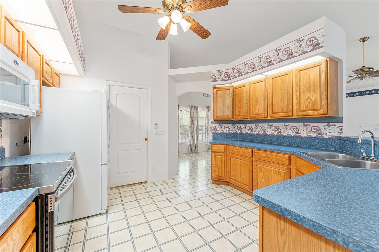 Image 22 of 74 For 8212 Zaval Avenue