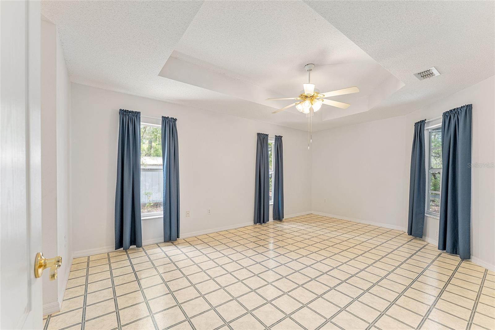 Image 28 of 74 For 8212 Zaval Avenue