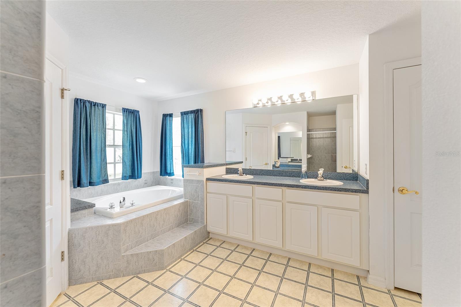 Image 38 of 74 For 8212 Zaval Avenue