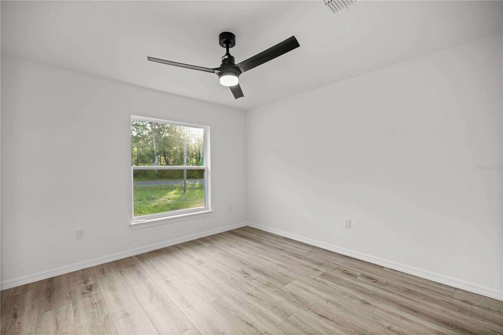 Image 13 of 20 For 11370 123rd Avenue