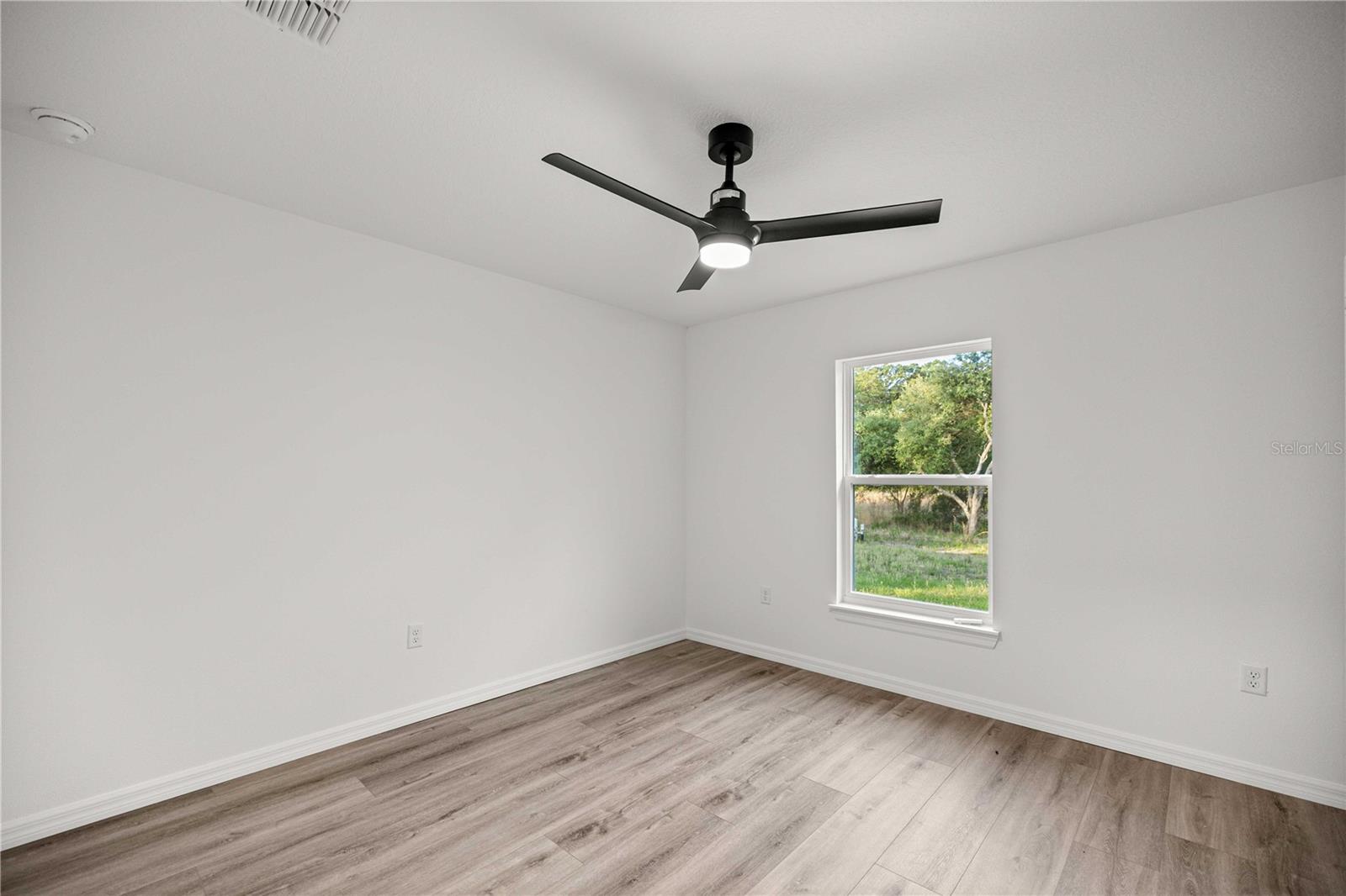 Image 17 of 20 For 11370 123rd Avenue
