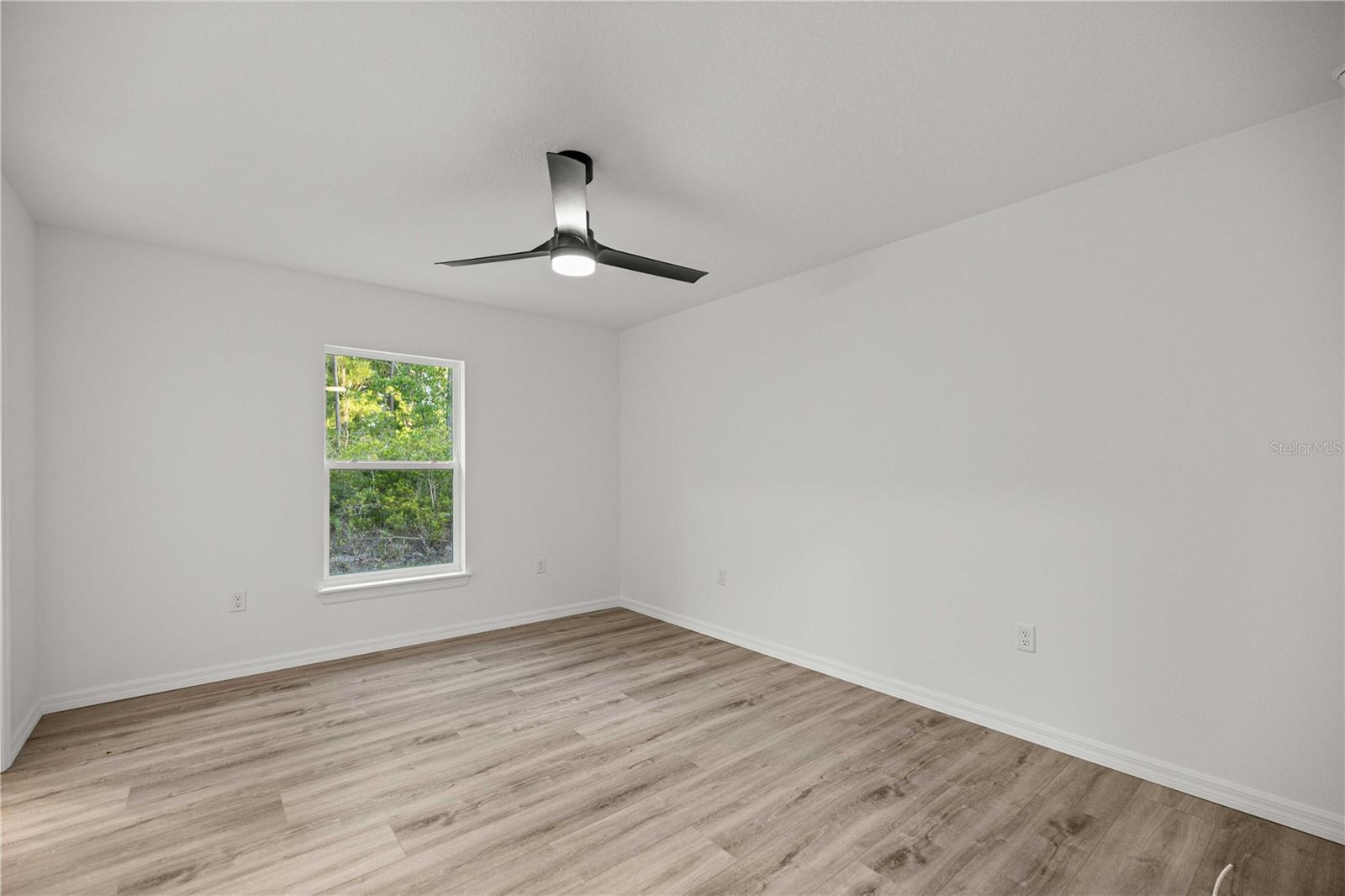 Image 9 of 20 For 11370 123rd Avenue
