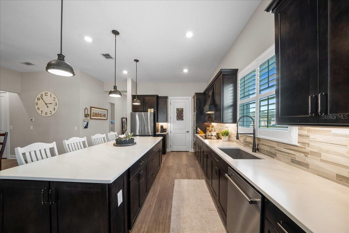 Image 11 of 55 For 5561 88th Avenue